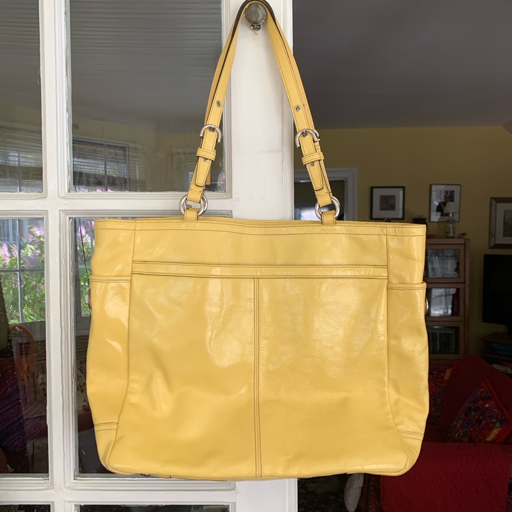 Vintage Y2K Coach Gallery East West Pleated Tote Handbag, in Canary yellow, EUC - Picture 4 of 15